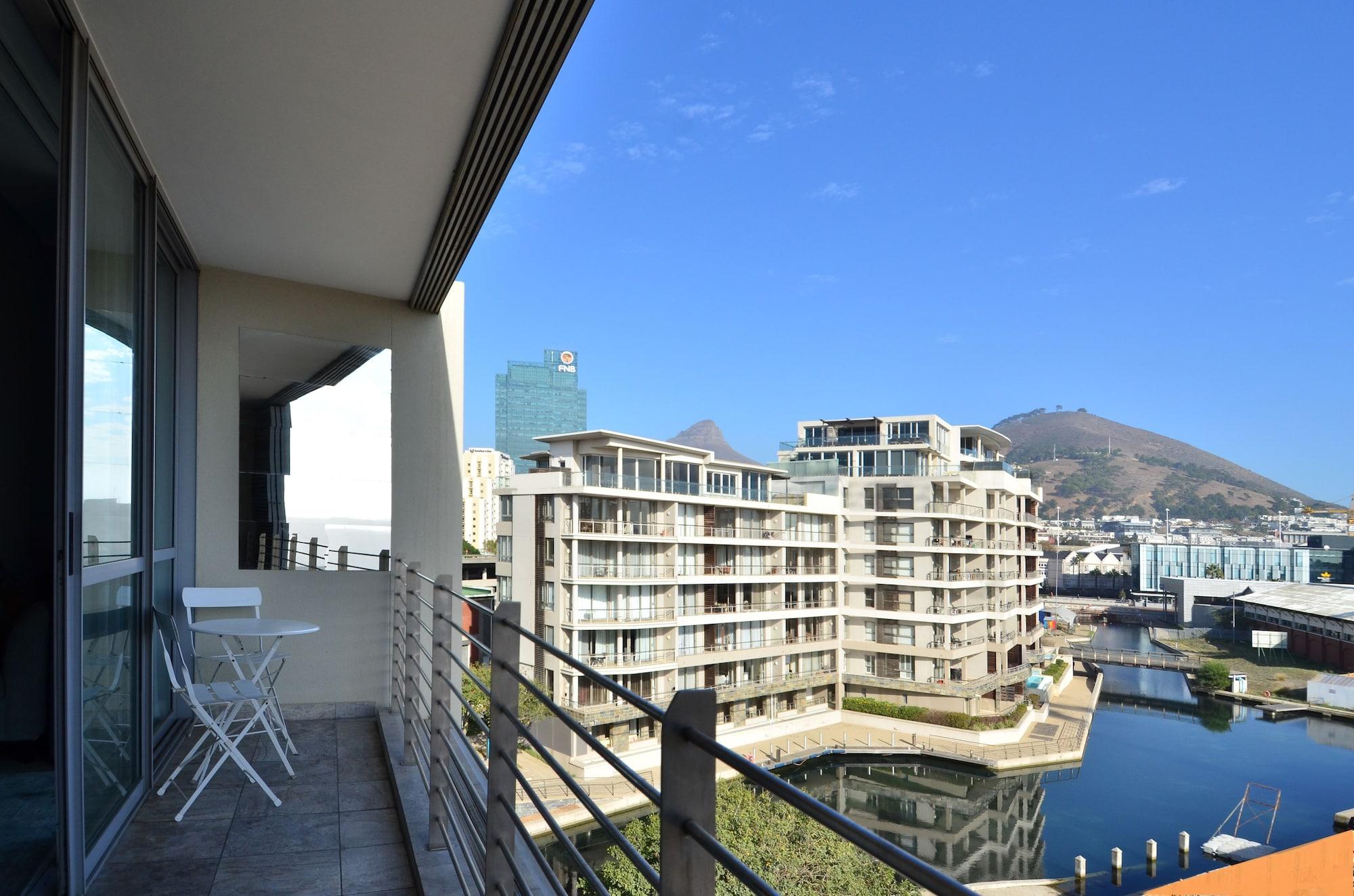 קייפטאון Aha Harbour Bridge Hotel & Suites מראה חיצוני תמונה