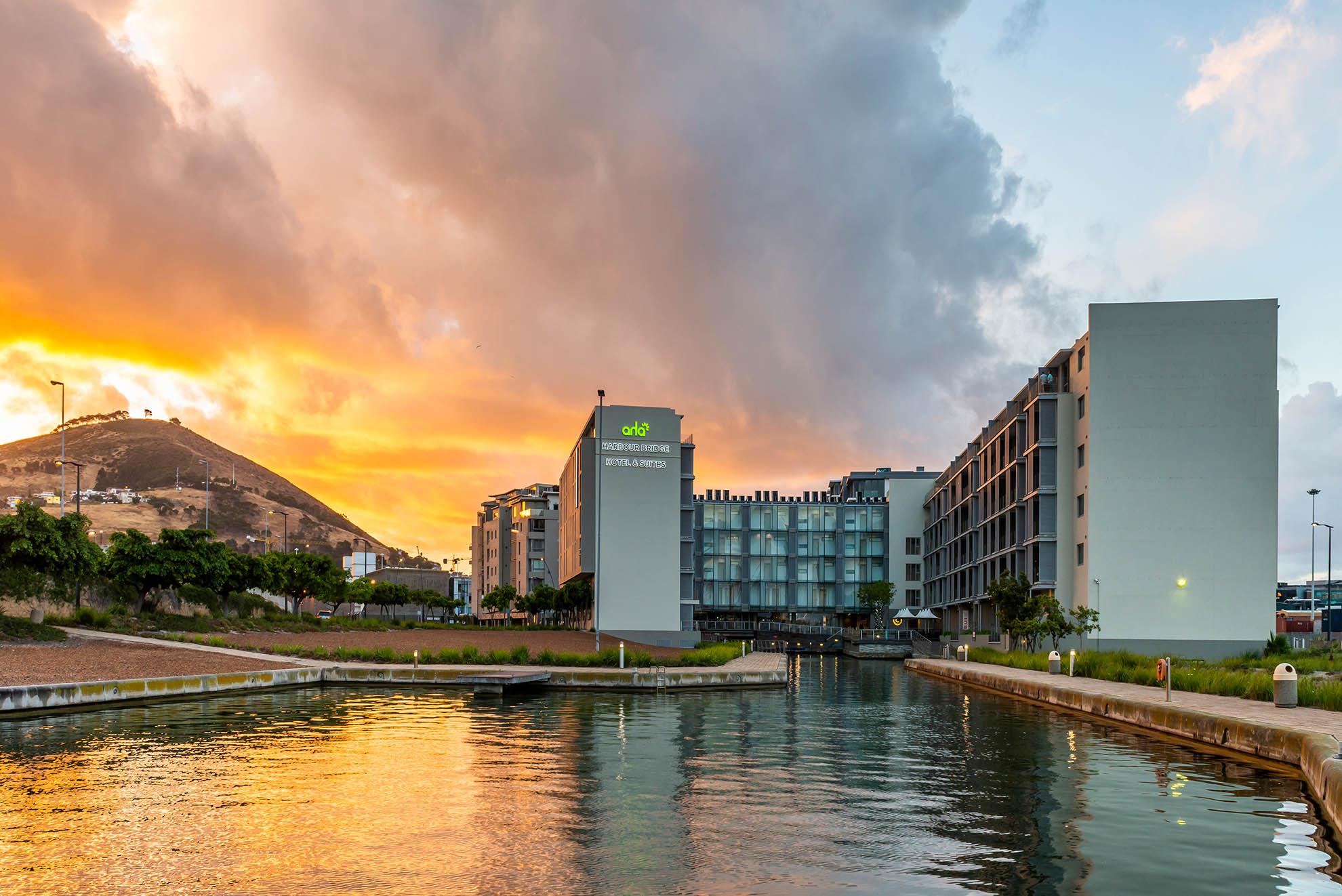 קייפטאון Aha Harbour Bridge Hotel & Suites מראה חיצוני תמונה